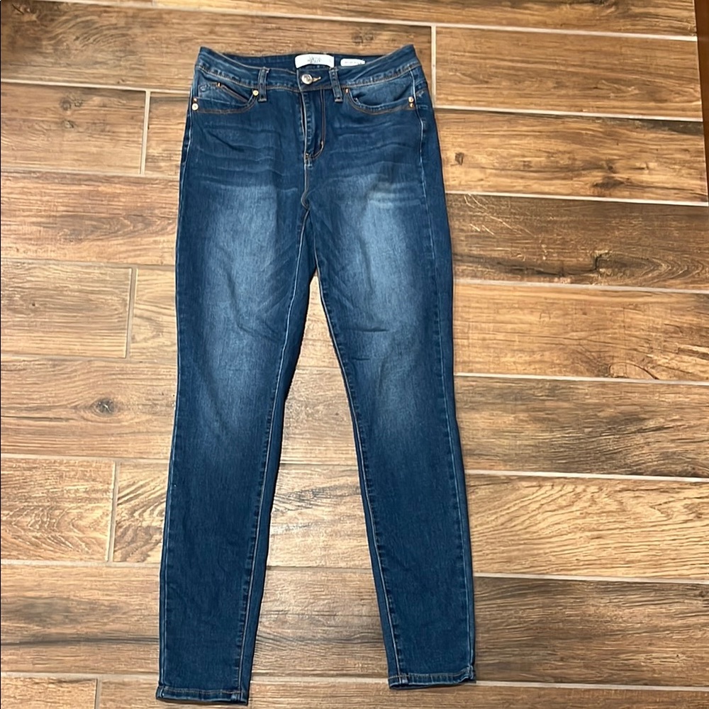 Blue Skinny Jeans with Modern Tapered Fit